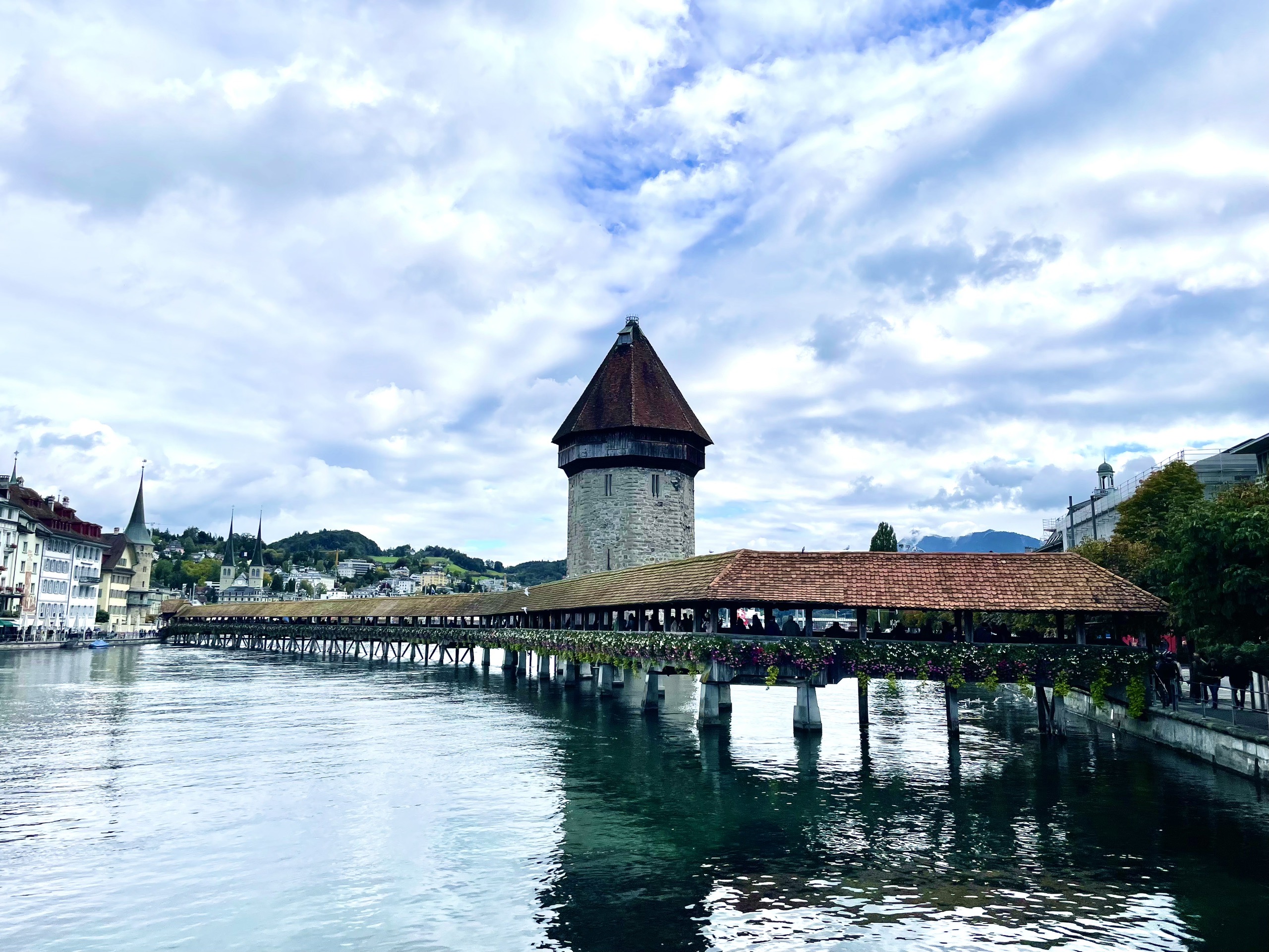 卢塞恩水塔花桥61卡佩尔廊桥kapellbriicke八角水塔