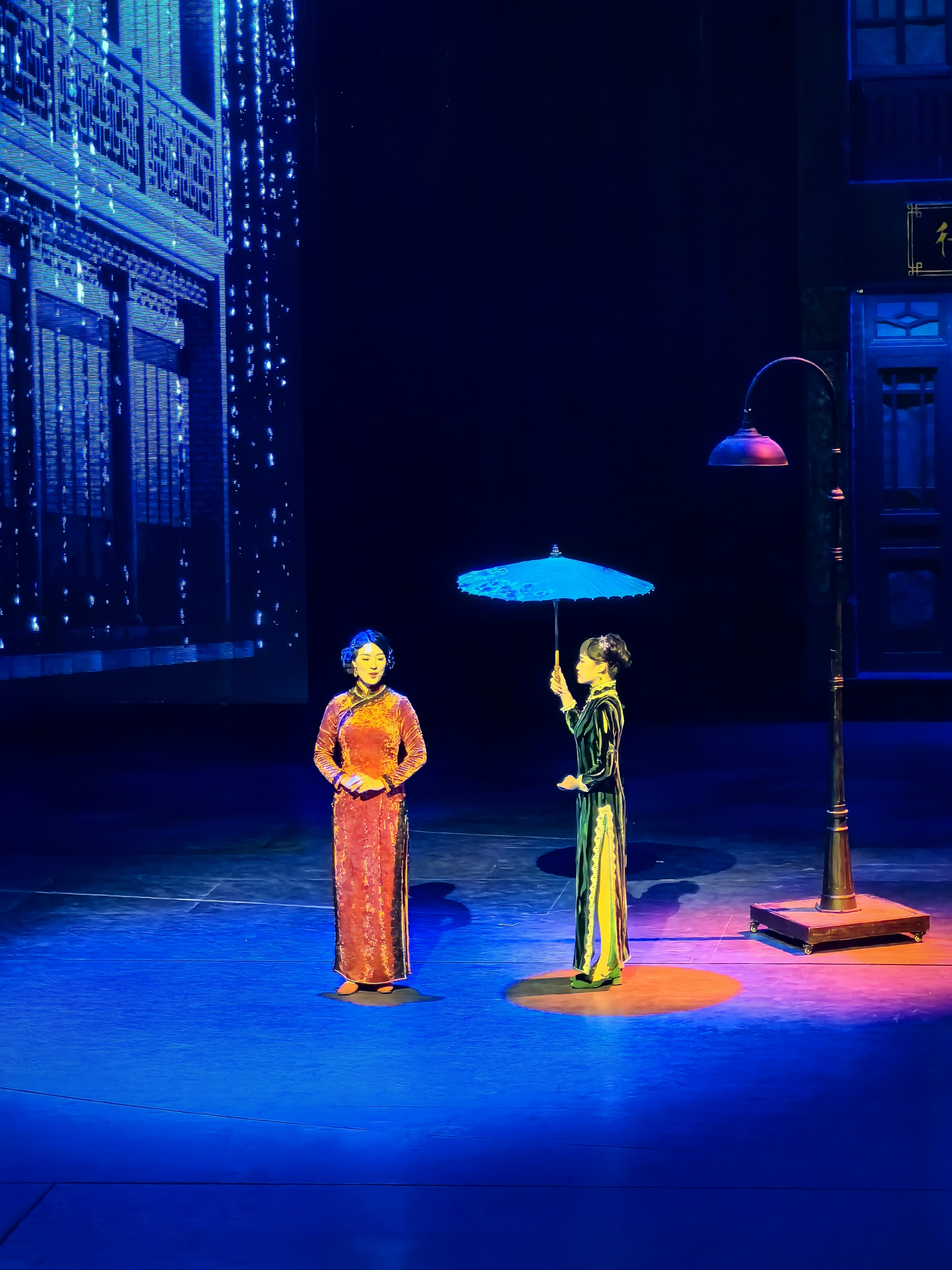 沉浸式观影《穿越德化街》