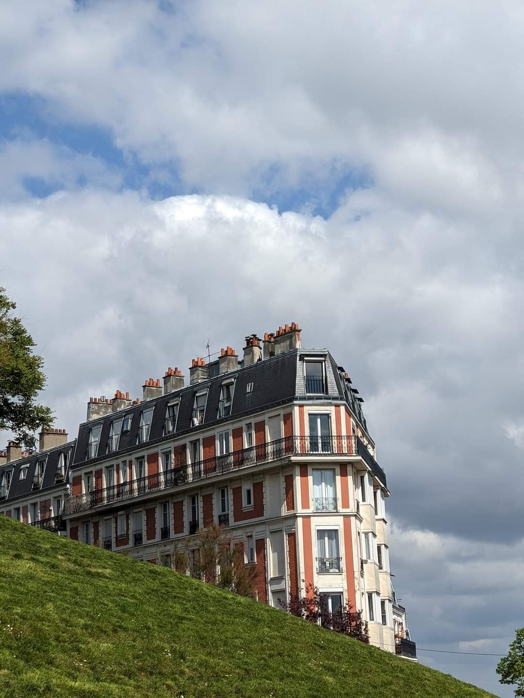 充满艺术气息和浪漫情怀的地方:巴黎蒙马特