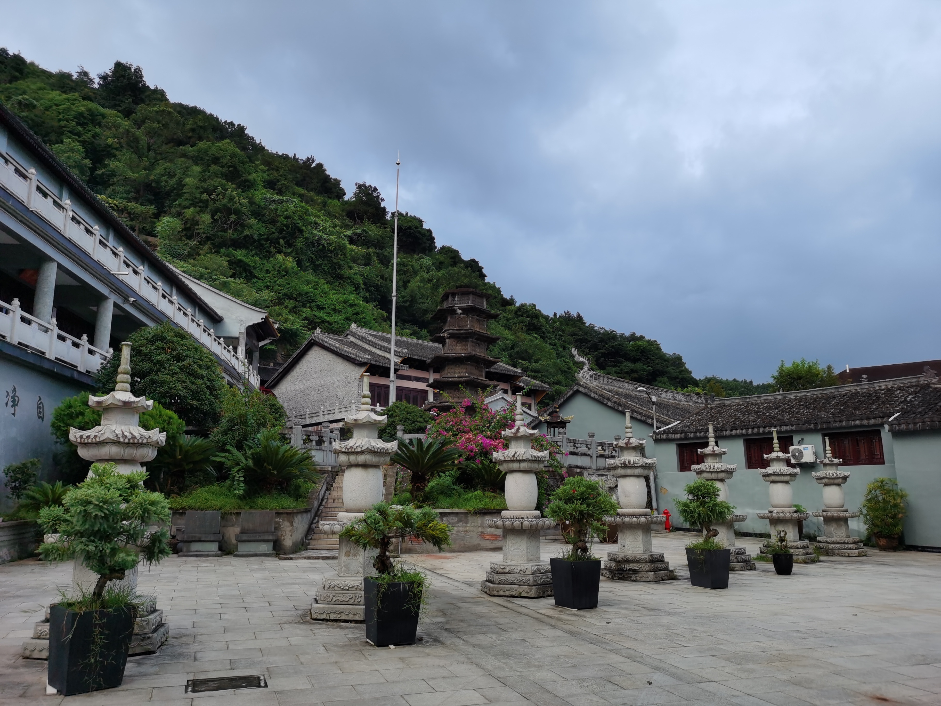 观音寺石塔图片