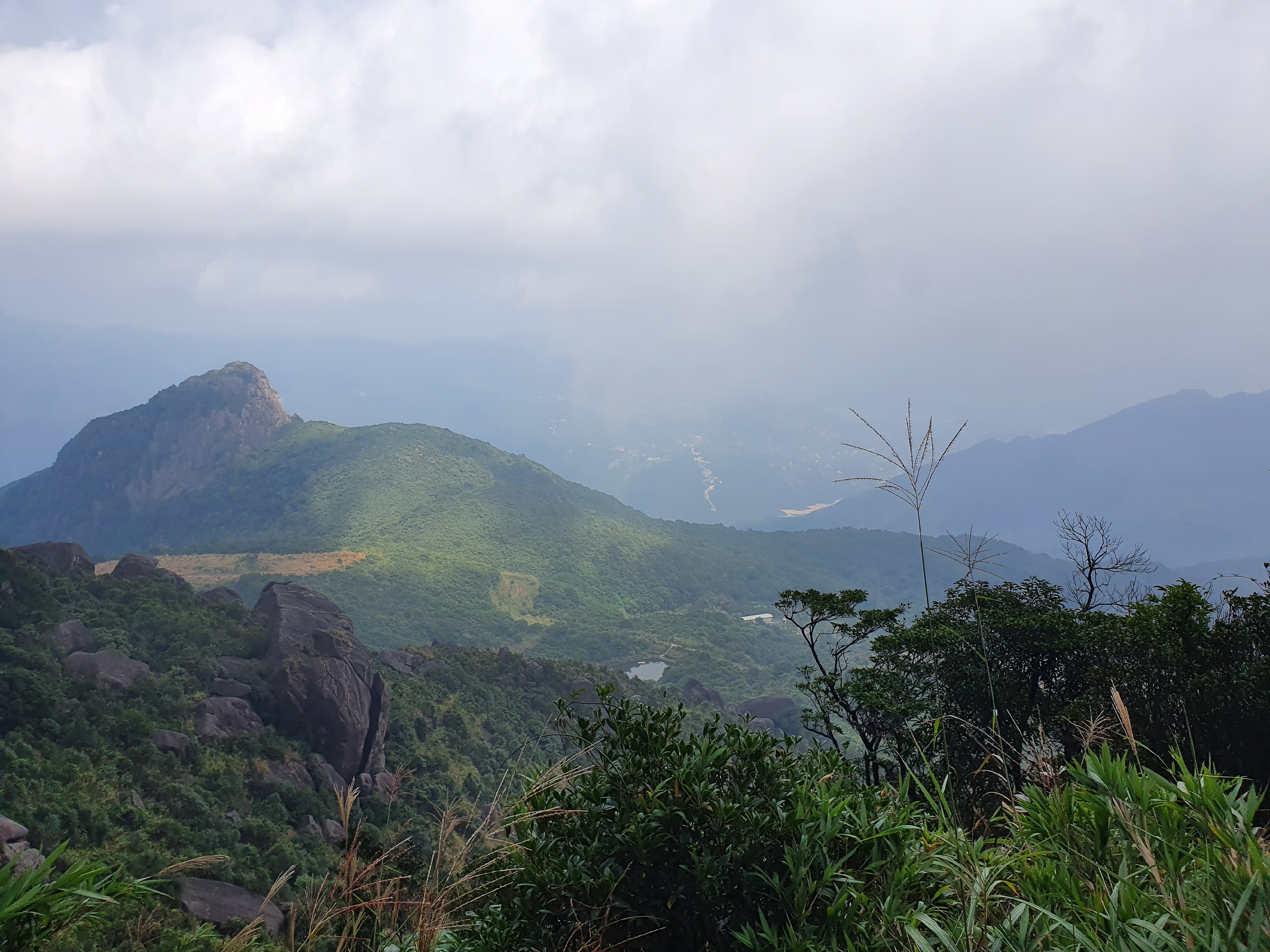潮汕屋脊凤凰山之凤鸟髻