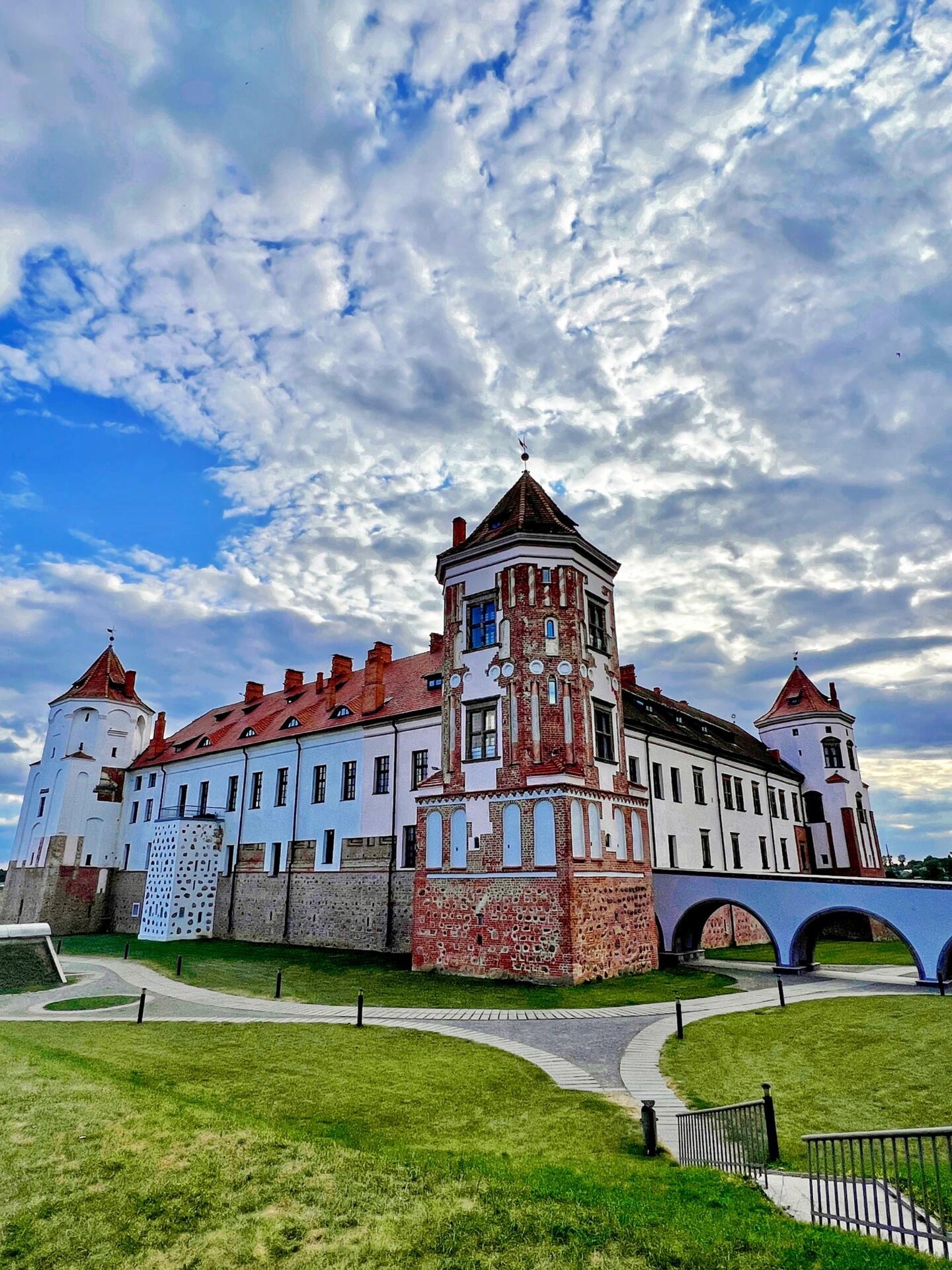 探寻米尔城堡:白俄罗斯的璀璨明珠之旅6015