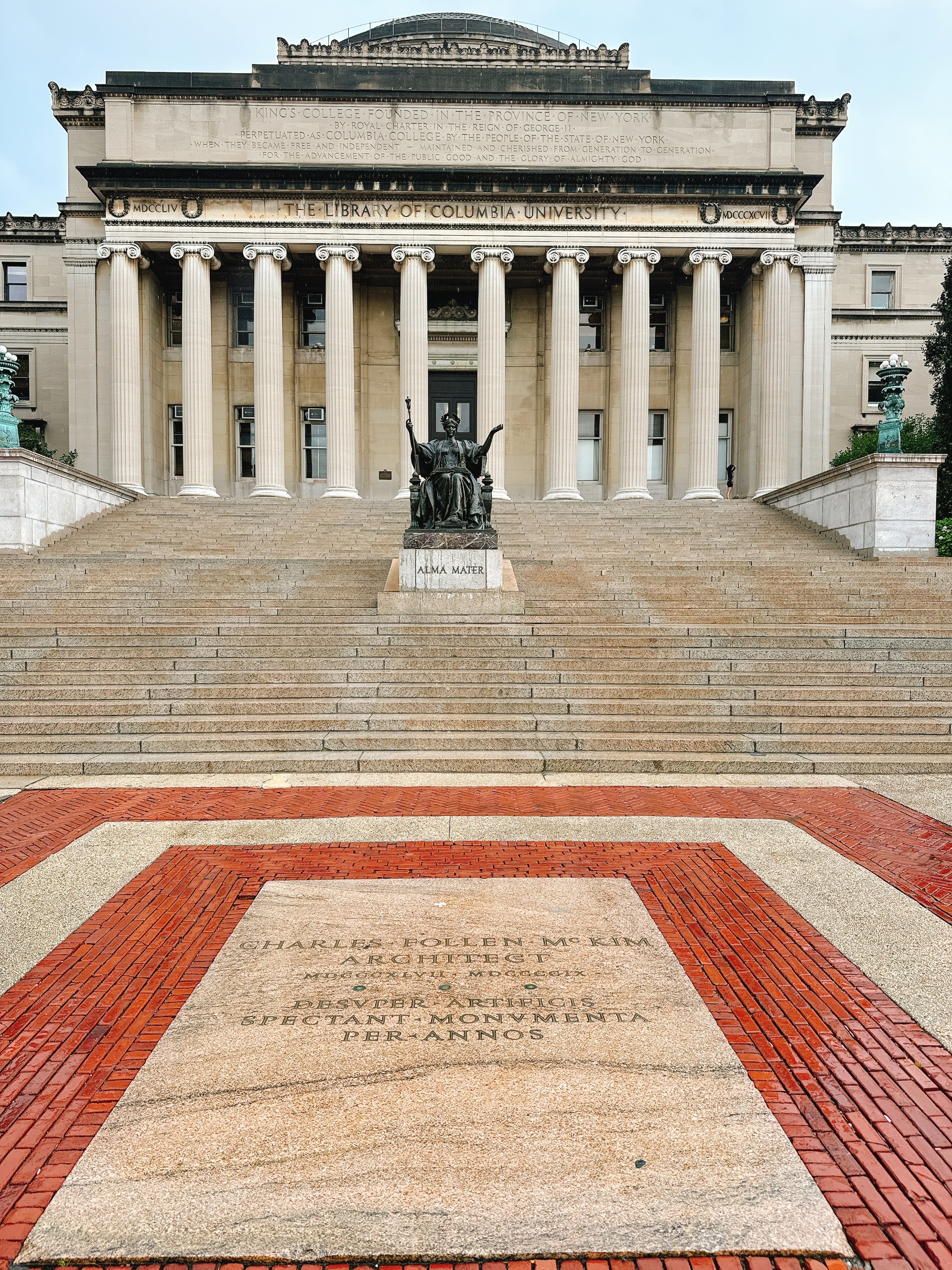 恢复往昔校园平静的纽约哥伦比亚大学