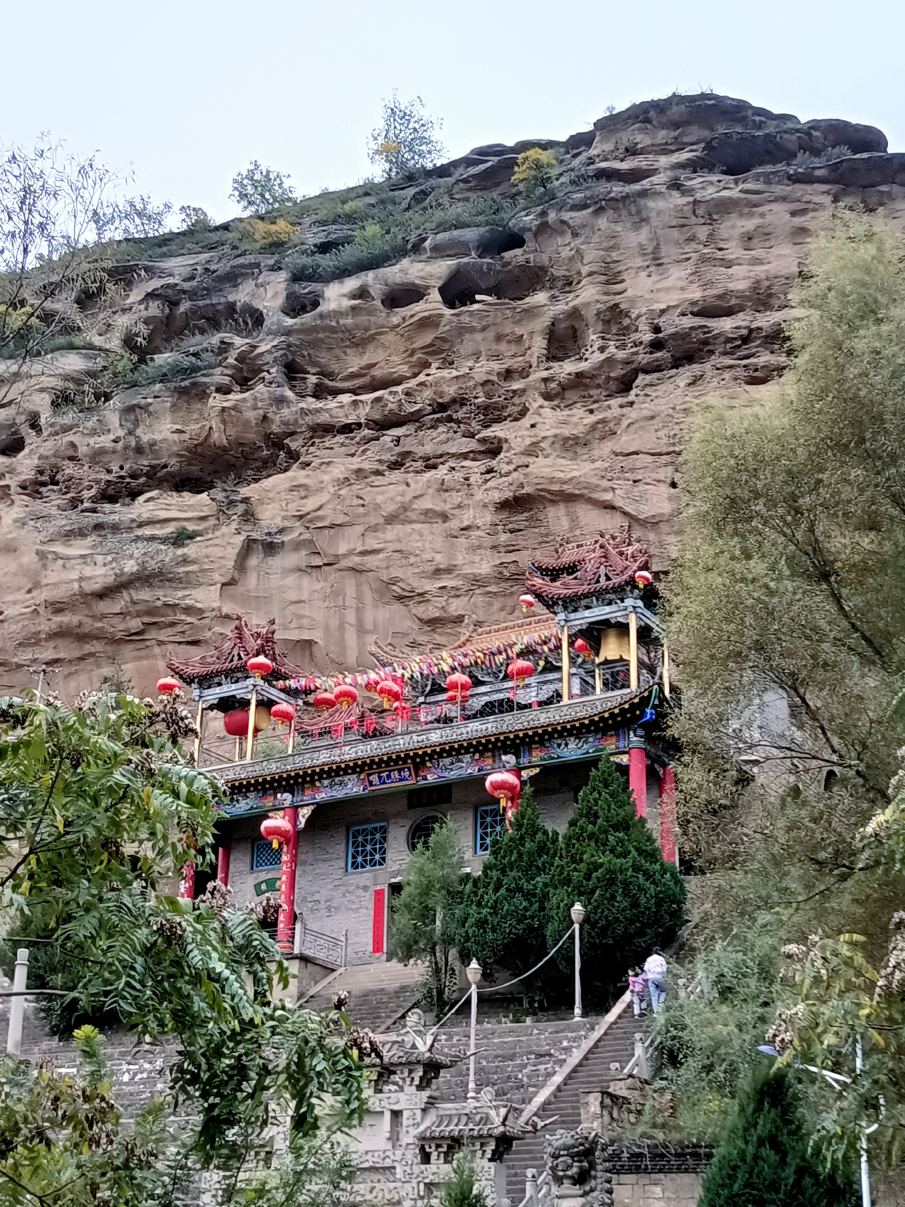 陕北第六站榆林市悬空寺石窟:千年古刹
