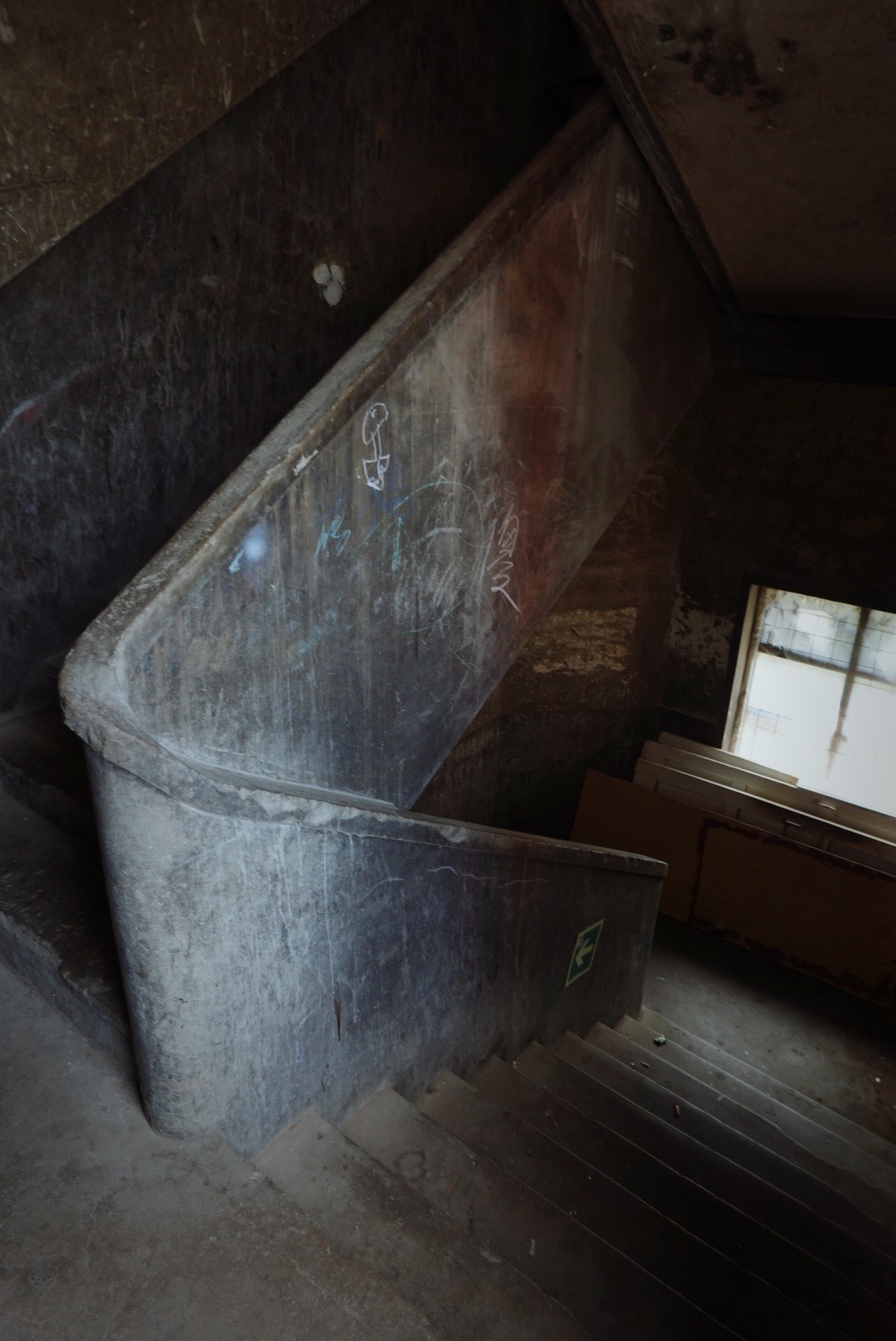 大连|汾阳巷的"贫民窟"居民楼,也曾辉煌过