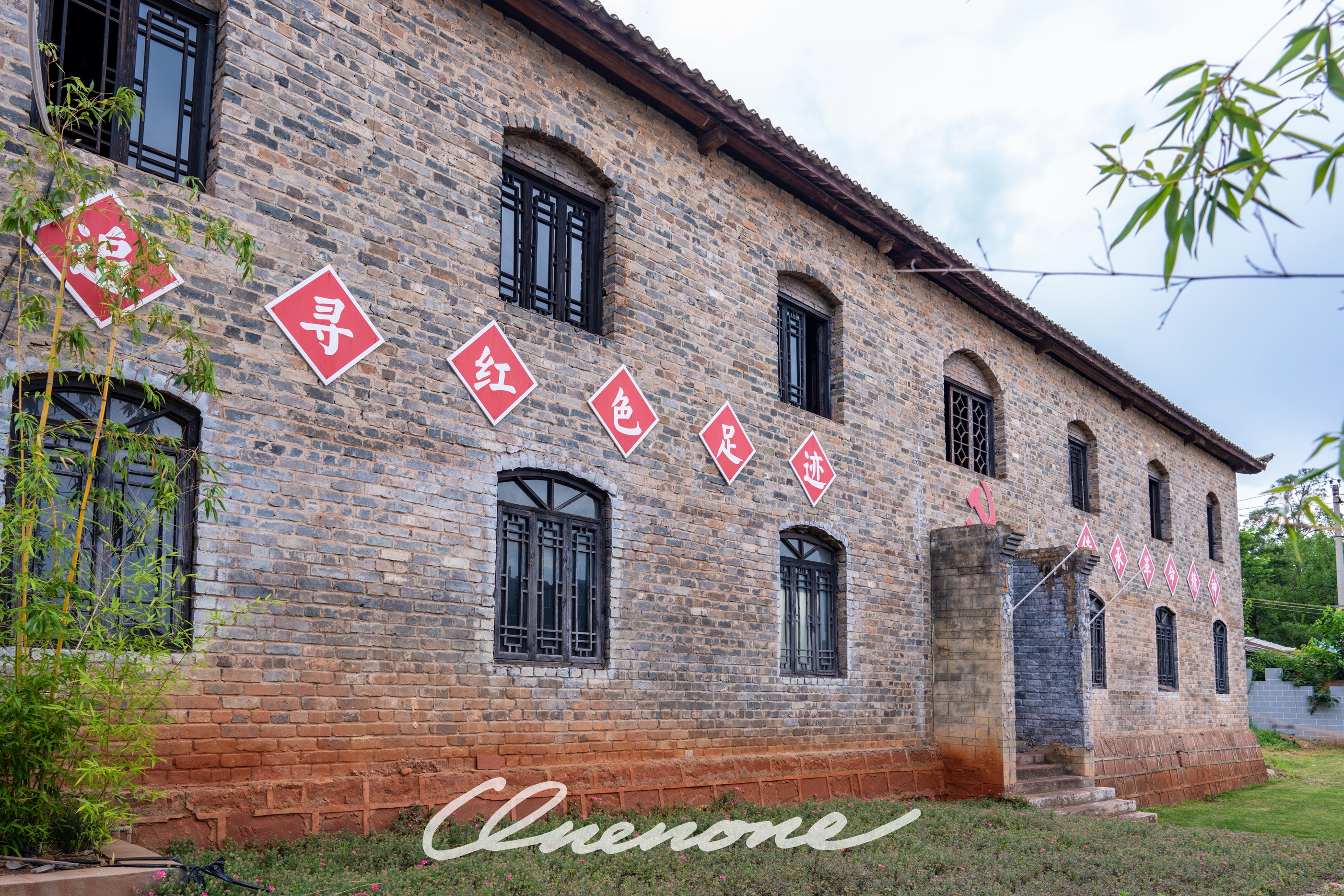 昆明玉龙湾影视基地,曾接待过诸多大型影视摄制单位在此取景拍摄,主要