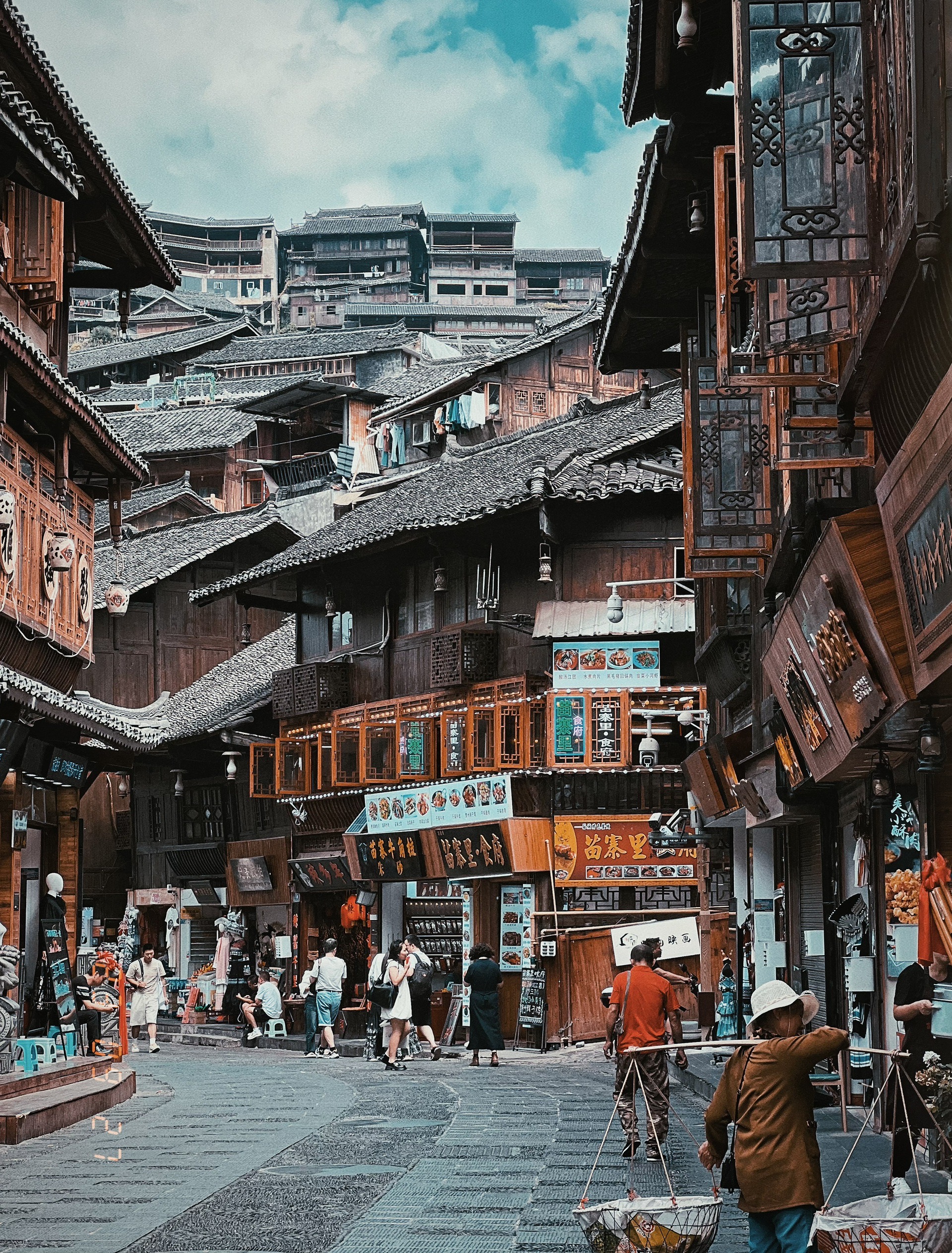 商业化严重的西江千户苗寨怎么玩