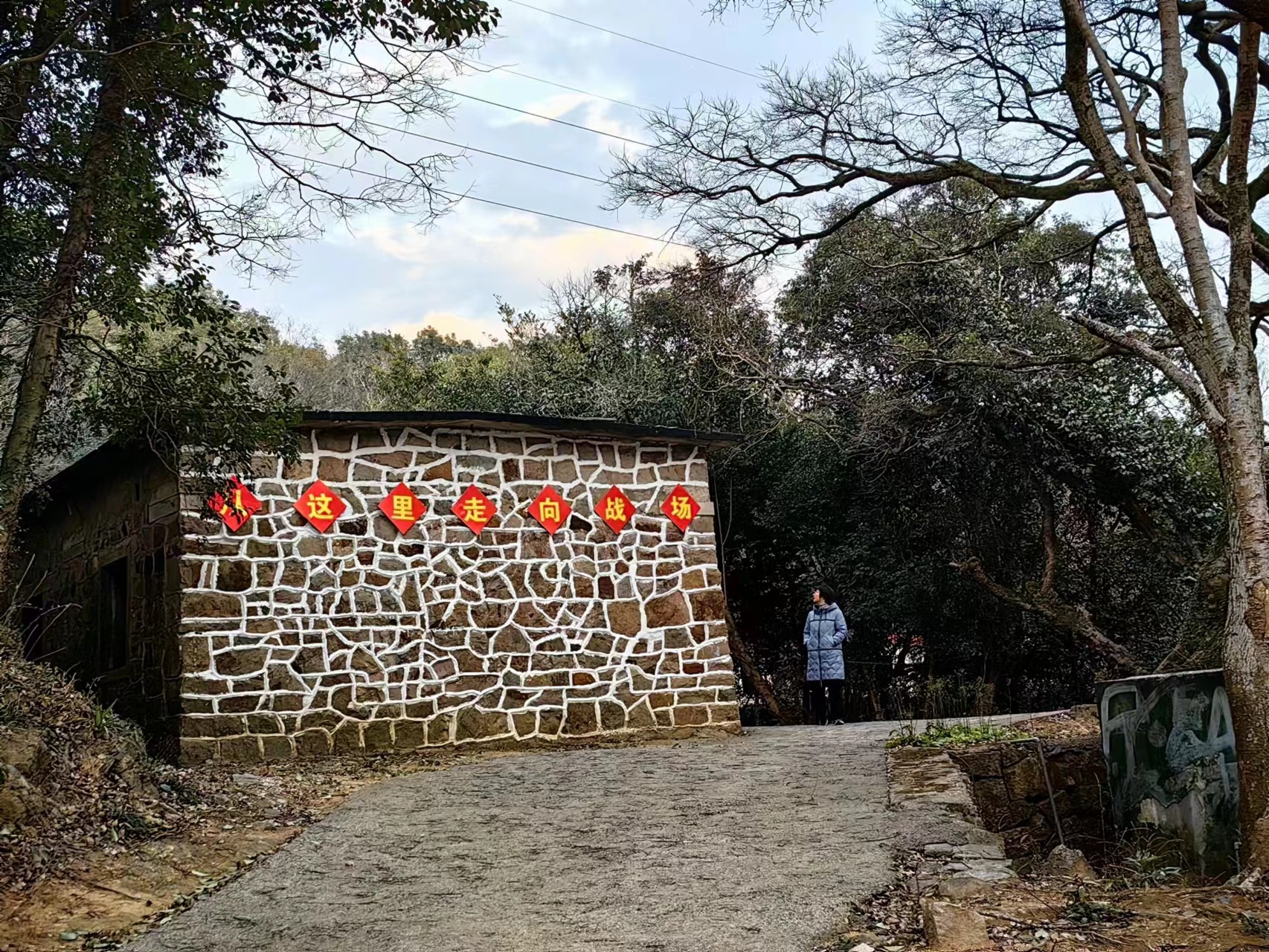 舟山最美海岸线公路螺塘线的尽头是塘头的麒麟山,和普陀山咫尺相望