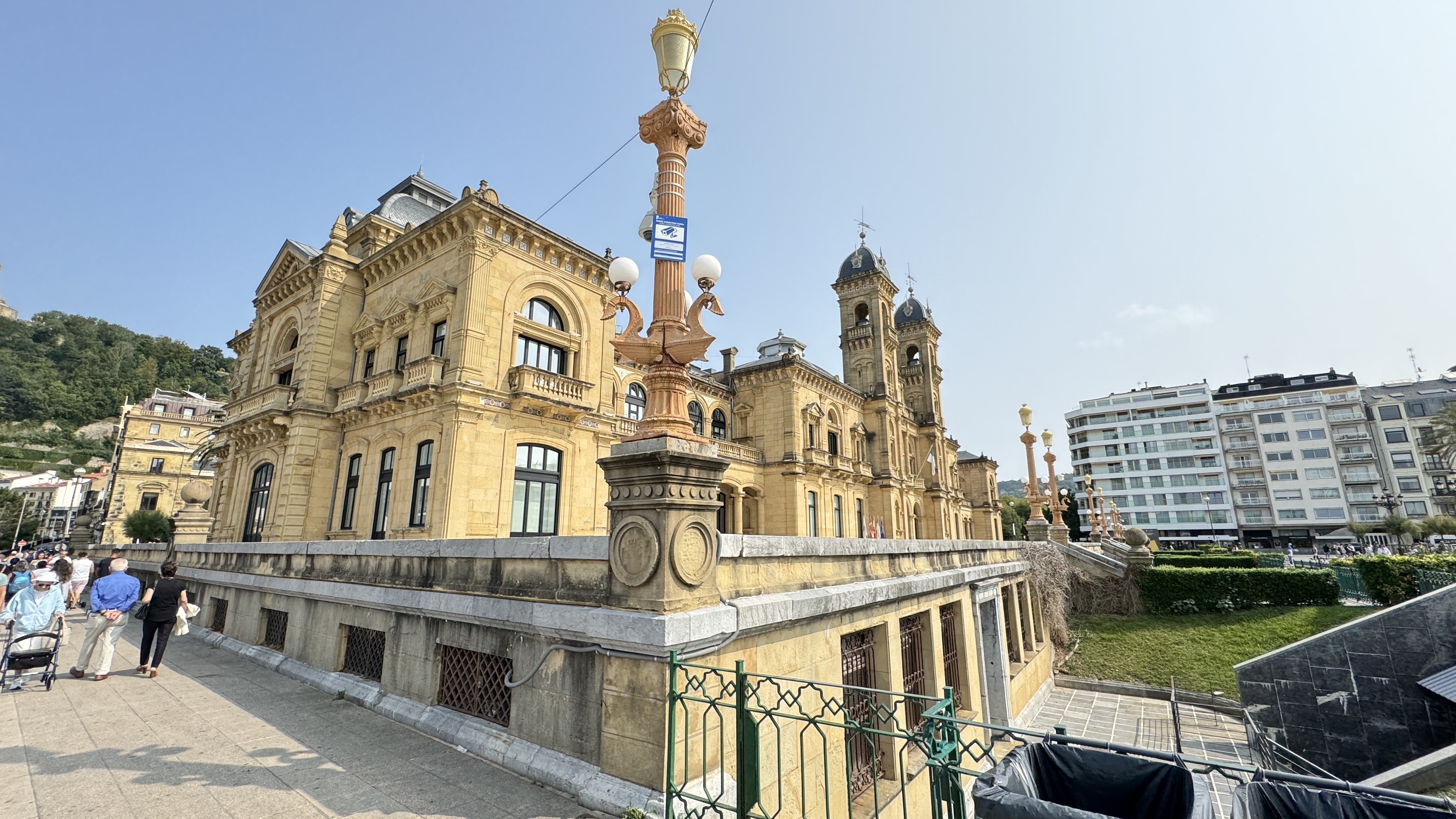 西班牙 圣塞巴斯蒂安市政府大楼 donostiako uda
