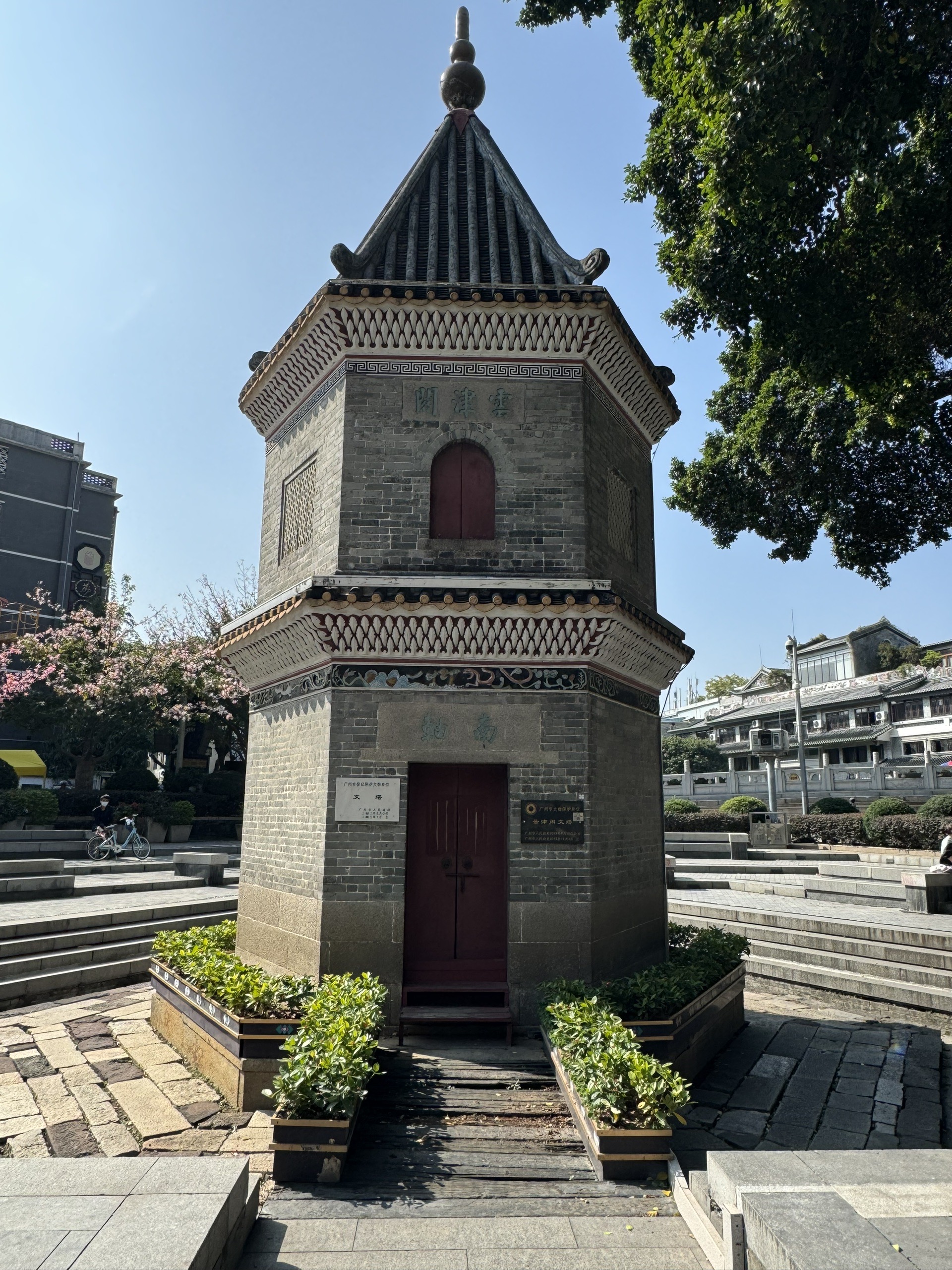 (永庆坊,粤剧艺术博物馆)片区,景区所在为5处相连成的历史文化街区,即