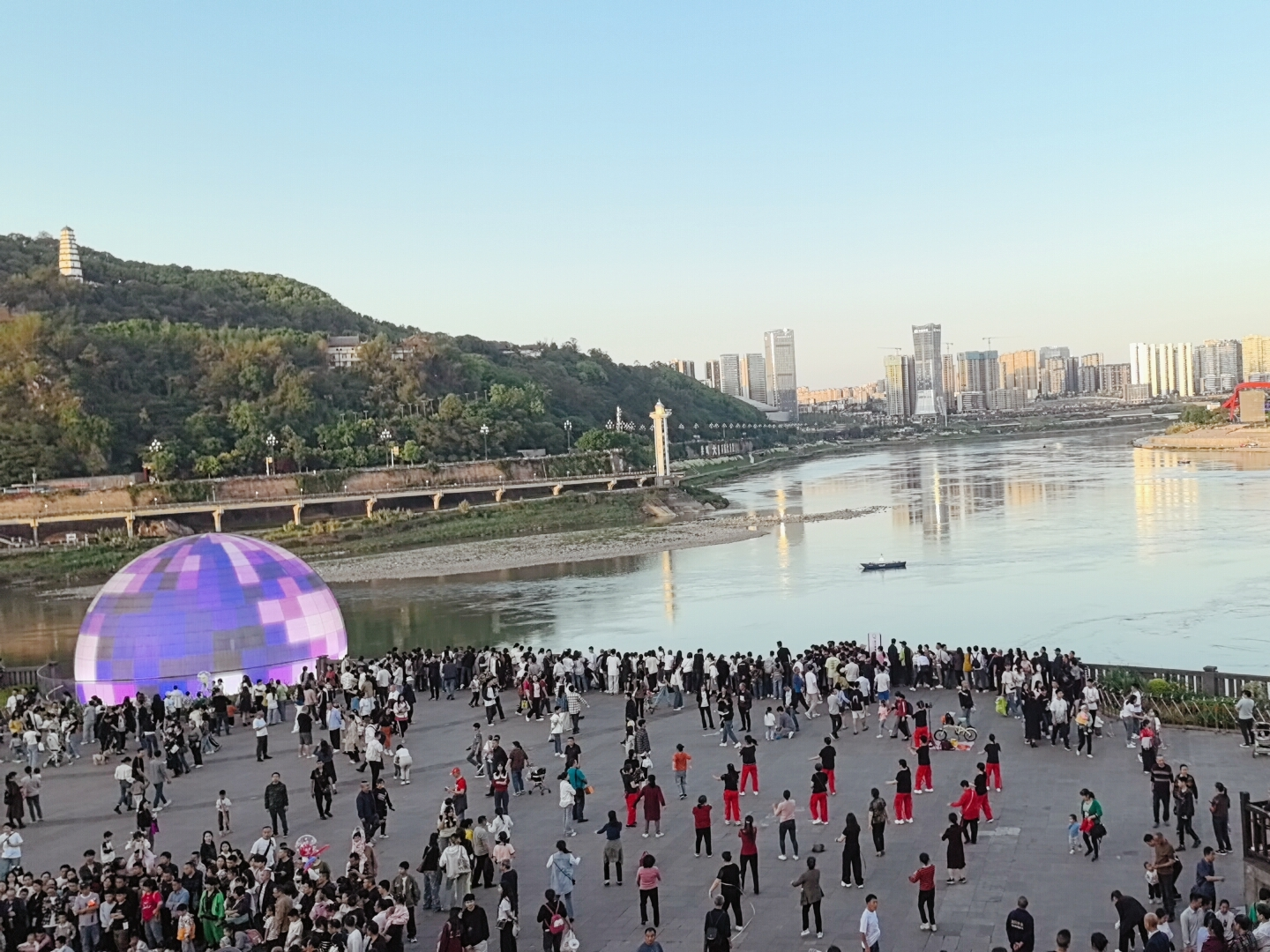 宜宾合江门广场