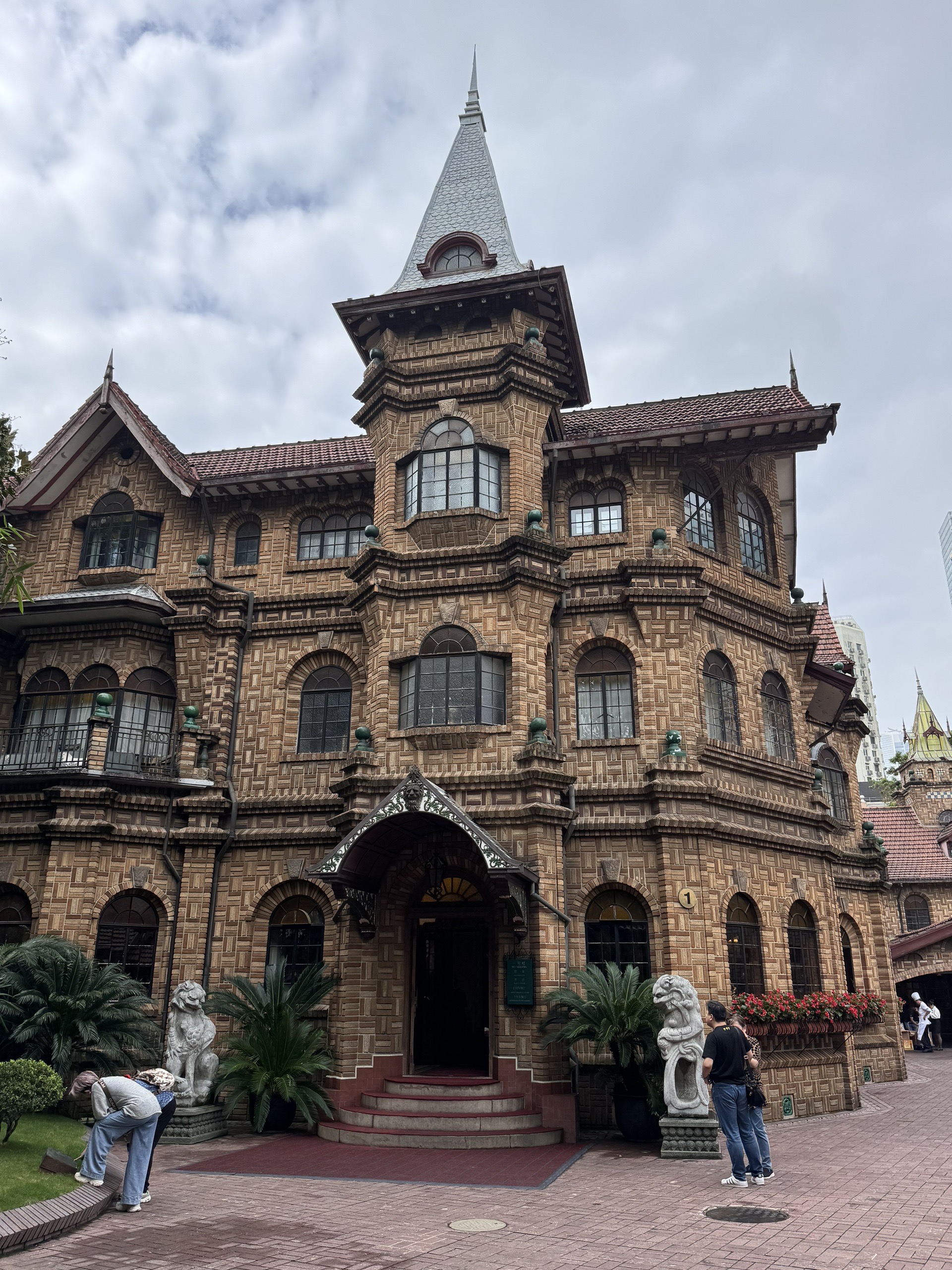 这座别墅的设计灵感来源于马勒的小女儿.