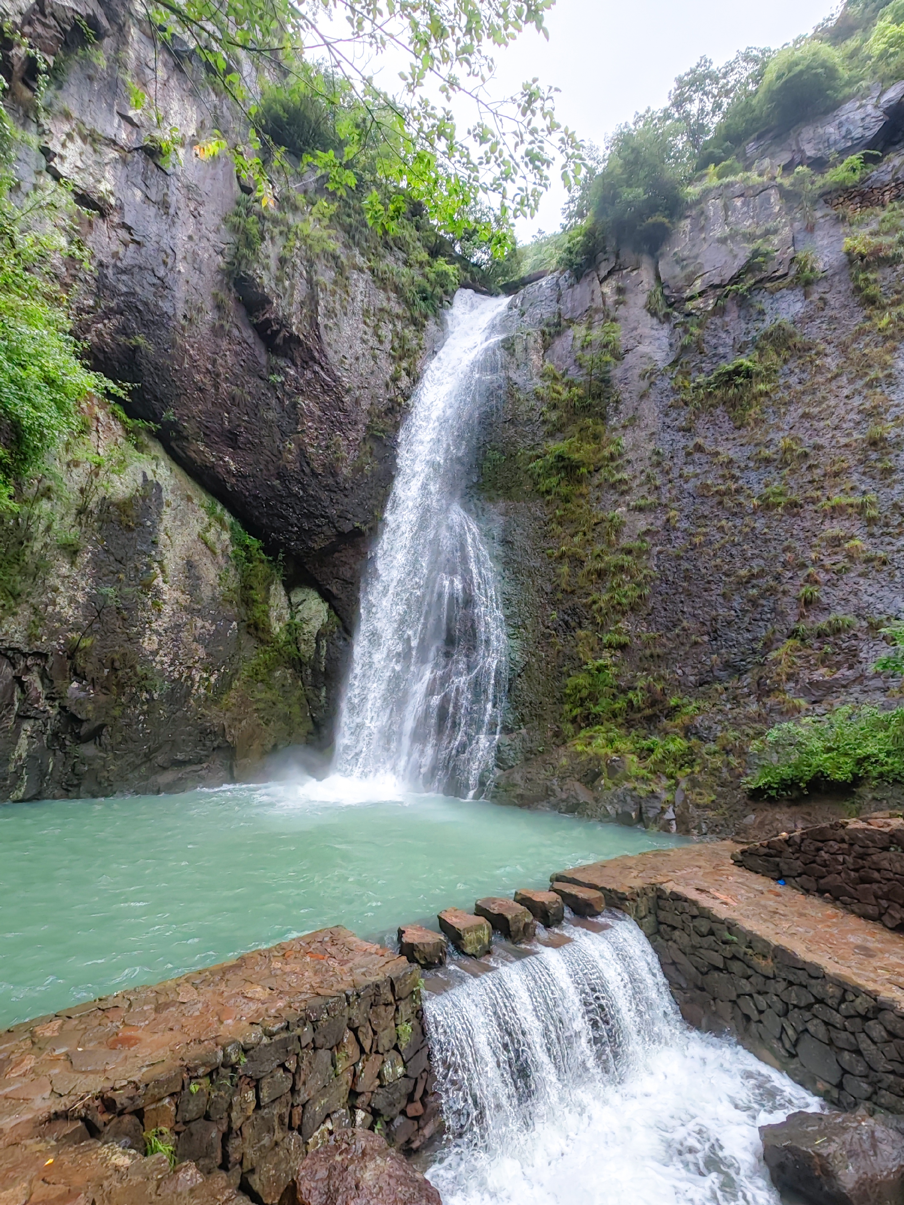 绍兴徒步旅行的步道图片