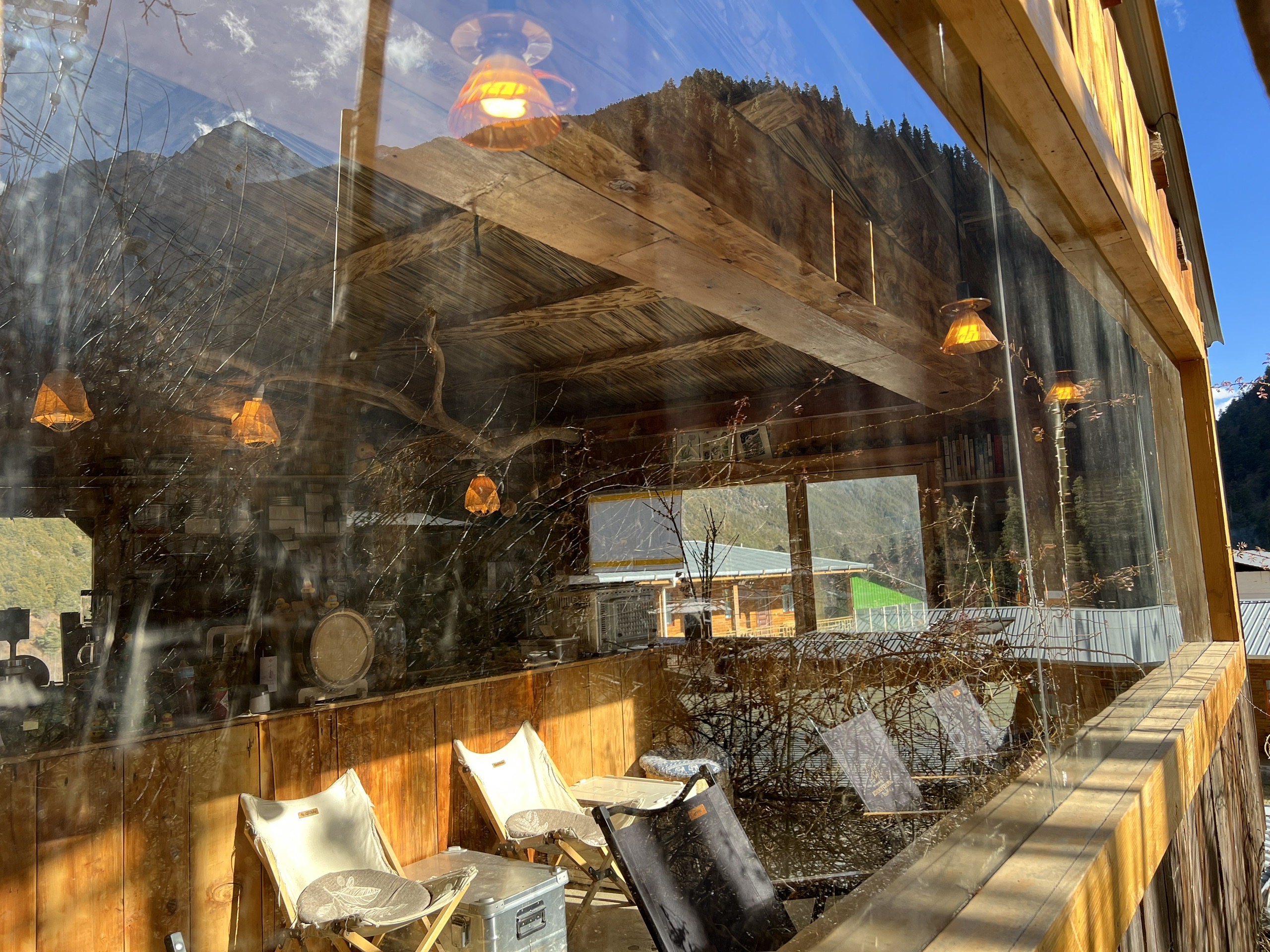 雨崩美食-山野Bistro(下雨崩店)